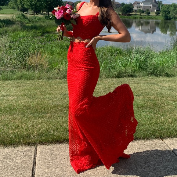 Red 2 piece prom dress - Picture 2 of 6